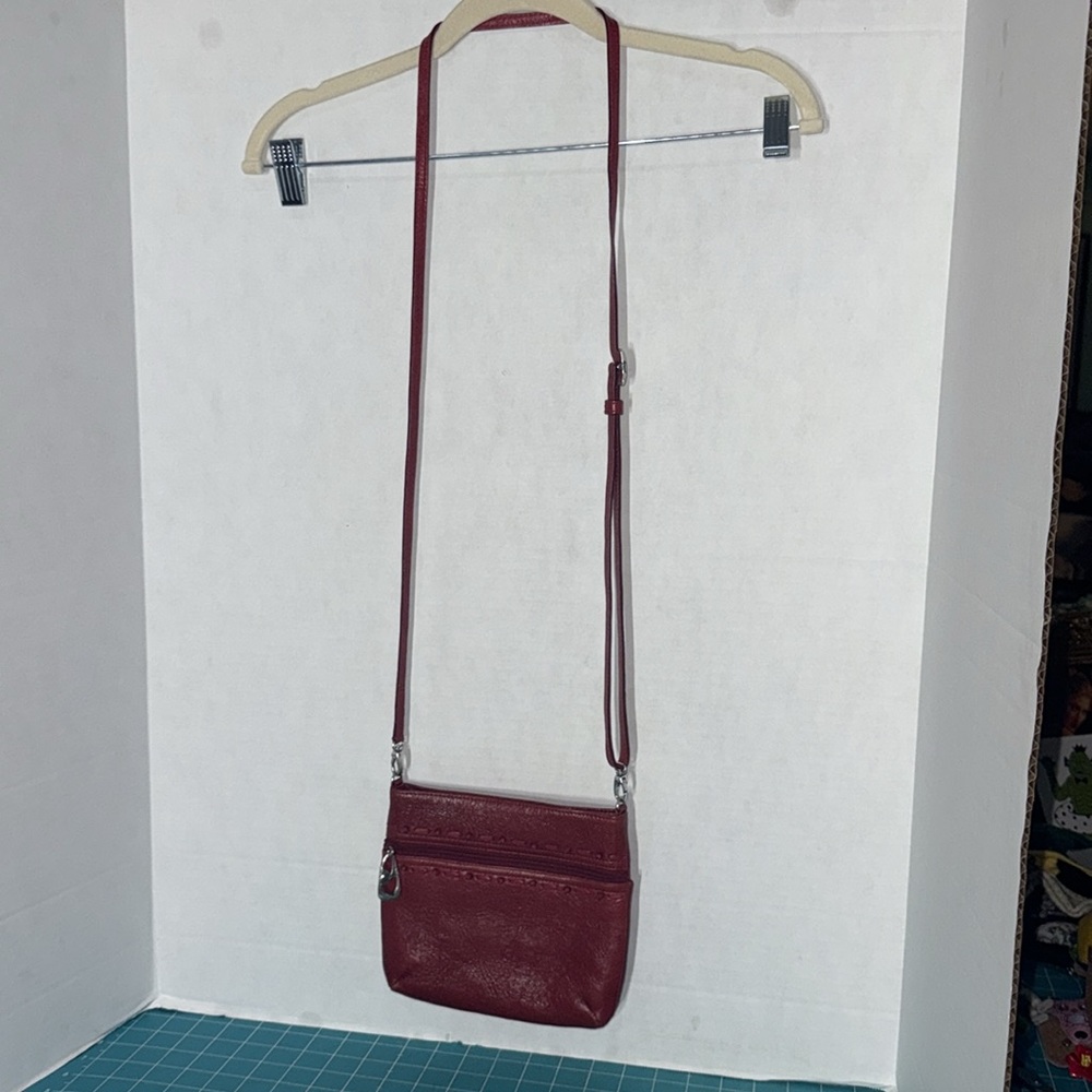 Brighton Red 100% Leather Small Crossbody Bag Everyday Wear 7.5” Wx 6.5”Hx 1” D - Picture 2 of 11
